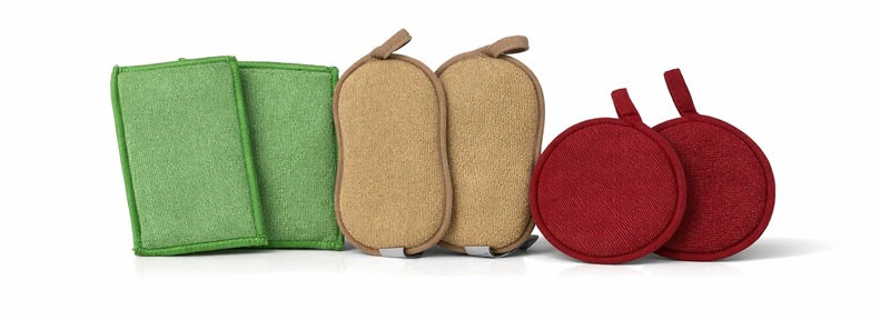 Sechs AQUA CLEAN Spül- und Reinigungspads in Grün, Beige und Rot auf weißem Hintergrund. Das Set enthält rechteckige, ovale und runde Pads für Küche und Haushalt.